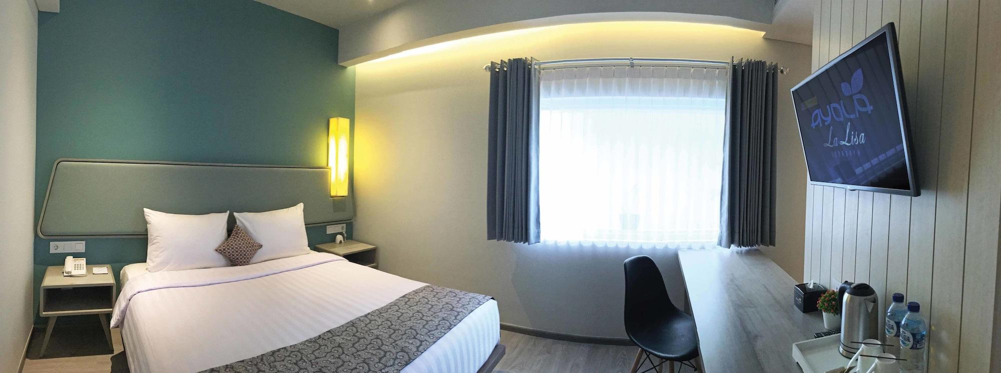 La Lisa Hotel Surabaya Buitenkant foto