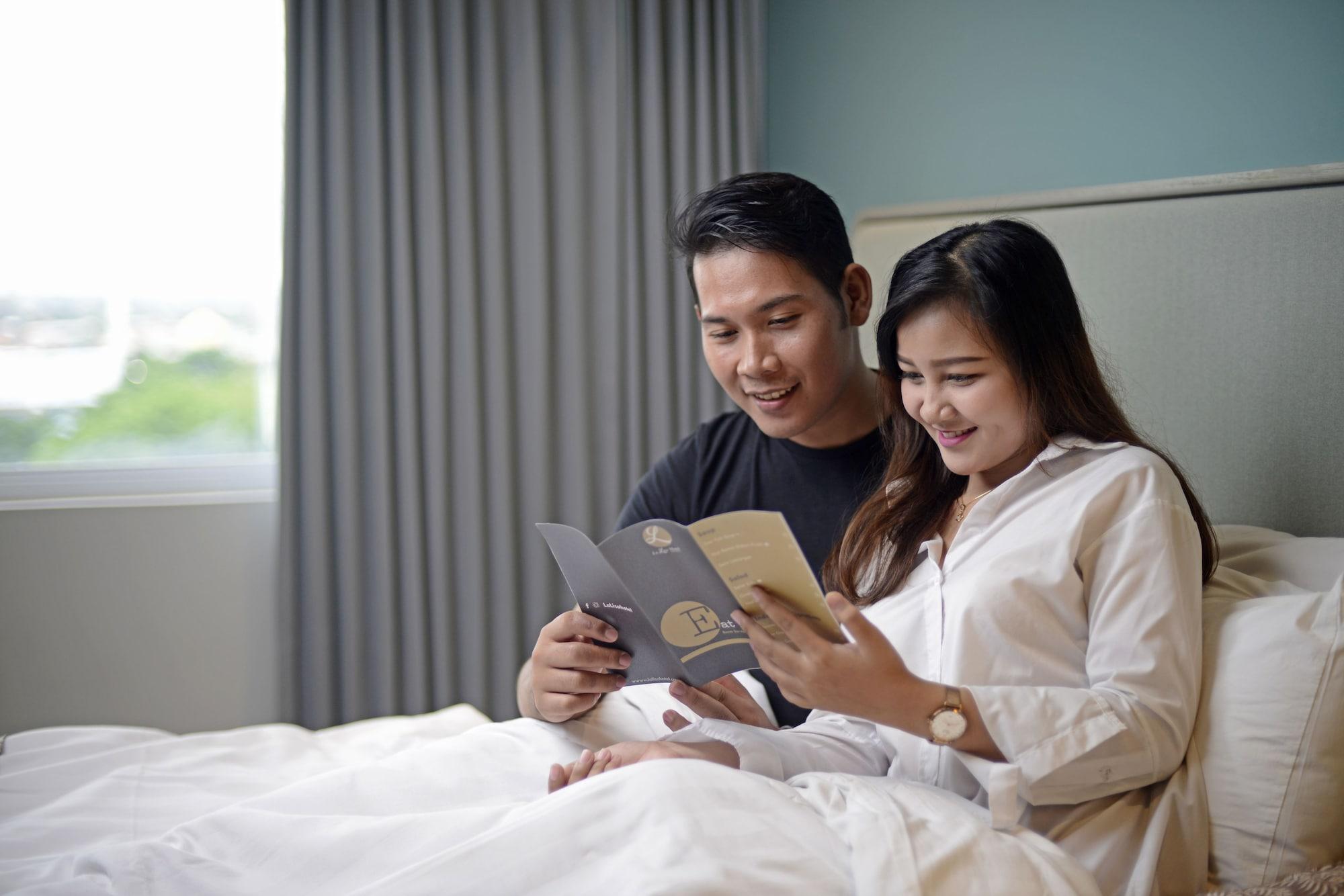La Lisa Hotel Surabaya Buitenkant foto